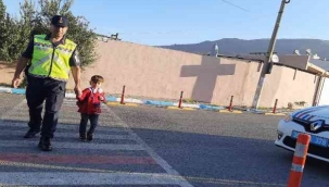 İzmir'de jandarmadan okul ve çevresi denetimi