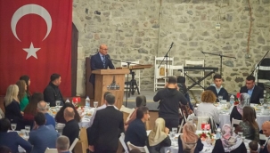 Başkan Tunç Soyer Büyükşehir'in din görevlileri ile bereket sofrasında buluştu