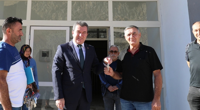 Bergama'nın ilk TOKİ konutlarında anahtar teslimi başladı