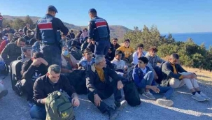 İzmir'de 107 düzensiz göçmen ve 11 organizatör yakalandı