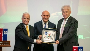 "Bu kongre ile yüz yıllık Cumhuriyet mirasına sahip çıkıyoruz"