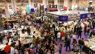 İZKİTAP kitapseverlerin üç yıllık özlemini giderdi