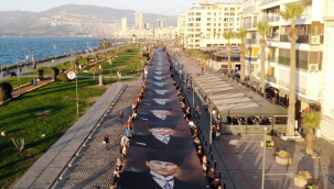İzmir Ata'ya saygı için yürüdü