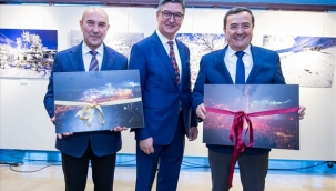 İzmir'de Kar Sesi sergisi açıldı