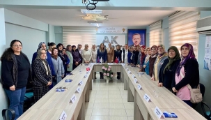 AK Parti İl Kadın Kolları Başkanı Büyükdağ, Aliağa'da sandık çalışmasına katıldı