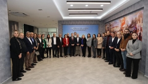 Hedef vekillik… CHP İzmir İl Başkan Yardımcısı Özcan Durmaz istifa etti!