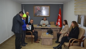 İYİ Parti Aliağa İlçe Teşkilatı Aliağa Engelliler Derneği'ni ziyaret etti