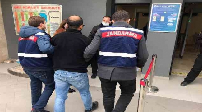 İzmir'de jandarmadan firari operasyonu: 10 firari zanlı yakalandı