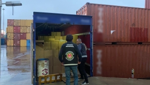 İzmir'de milyonlarca doldurulmuş kaçak sigara ele geçirildi