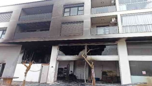 İzmir'de karavan imalathanesinde yangın