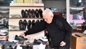 85 Yaşında Sabah 7'de Dükkânını Açıyor