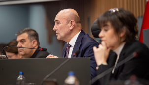 CHP ve İYİ Partili meclis üyeleri huzur haklarını depremzedeler için bağışladı