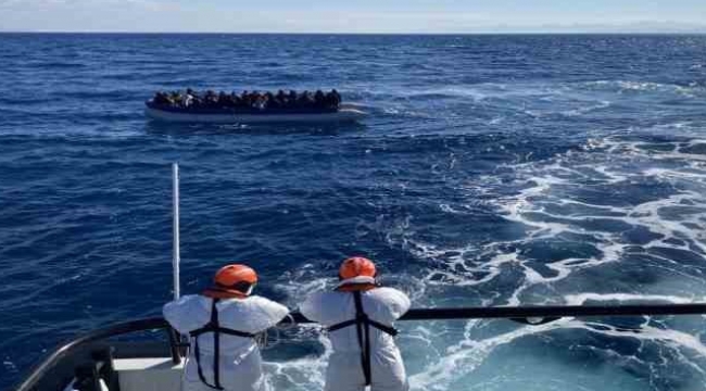 İzmir açıklarında 62 düzensiz göçmen kurtarıldı