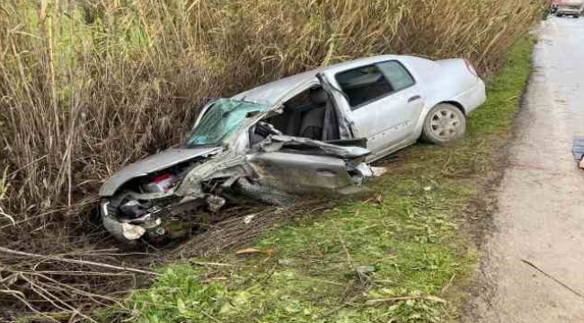 İzmir'de Trafik Kazası:1 Ölü 3 yaralı 