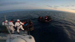 Yunanistan'ın Türk kara sularına ittiği 45 düzensiz göçmen kurtarıldı