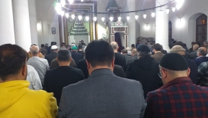 Aliağa'da İlk Teravih Namazı Kılındı