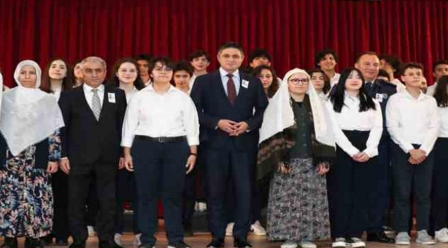 Aliağa'da İstiklal Marşı'nın kabulü ve Mehmet Akif Ersoy'u Anma Günü kutlandı