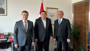  Bergama Ve Menemen Ticaret Odası Başkanı, "Milletvekili" Talebi İçin Ankara'da CHGenel Başkan Yardımcısı'nı Ziyaret Etti