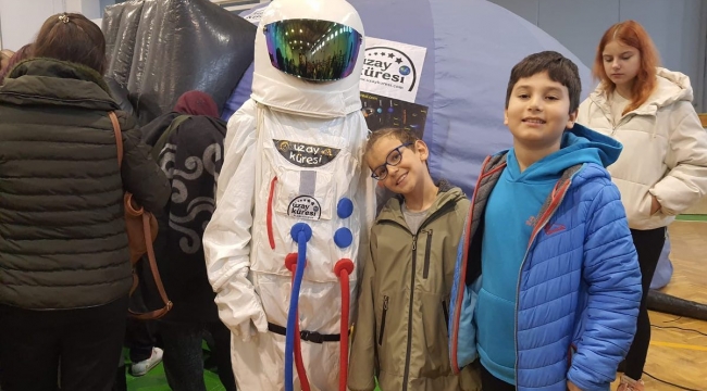 Foça'da Çocuklar Uzay Küresi İle Öğrendi