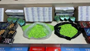 İzmir'de sahte ilaç operasyonu: On binlerce gümrük kaçağı malzeme ele geçirildi