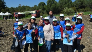 Orman Haftası'nda fidanlar deprem şehitleri için dikildi