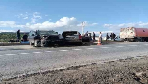 Bergama'da zincirleme trafik kazası: 1 ölü, 1 yaralı