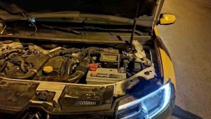 Taksiyle zehir satıp, çatıda saklanmaya çalıştılar, İzmir polisi yakaladı