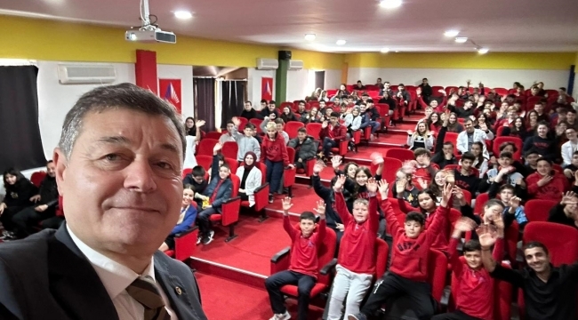 BAŞKAN KOLAT, BERGAMA ÜSTEK KOLEJİ'NDE ÖĞRENCİLER İLE BULUŞTU