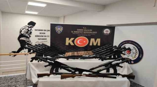 İzmir'de ruhsatsız silah ticareti yapan 2 kişi yakalandı