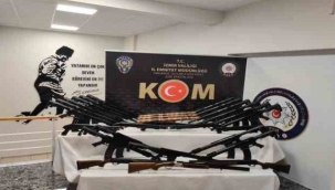 İzmir'de ruhsatsız silah ticareti yapan 2 kişi yakalandı