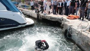 Aliağa Sahilde Deniz Temizliği Yapıldı