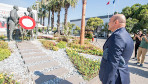 Başkan Soyer'den Ata'ya ve İnönü'ye saygı çelengi 