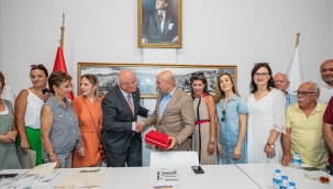 Başkan Soyer'e GEMA Vakfı'ndan plaket