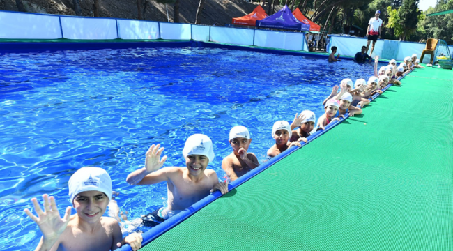 İzmir'de havuzlar kuruldu çocuklar mutlu