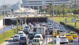 İzmir'de trafiğe kayıtlı araç sayısı Yüzde 7 Arttı