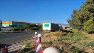 Kemalpaşa'da asit yüklü tırda sızıntı paniği