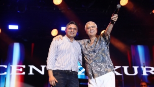 Arif Susam, Cengiz Kurtoğlu ve Ümit Besen Aliağa'da Sevenleriyle Buluştu