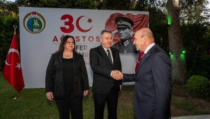 Başkan Soyer 30 Ağustos resepsiyonuna katıldı