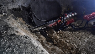 Buca Onat Tüneli yolu yarıladı