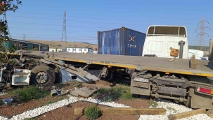 İzmir'de iki tır çarpıştı: 1 yaralı