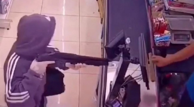 İzmir'de süpermarketteki soygun kamerada