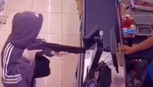 İzmir'de süpermarketteki soygun kamerada