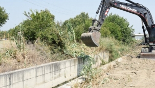Manisa'da dere temizlikleri sürüyor