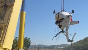 Düşen helikopterin enkazı kıyıya çıkartıldı