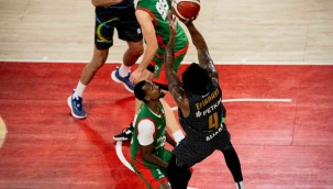 Hazırlık maçında Aliağa Petkimspor, Pınar  Karşıyaka'yı Yendi