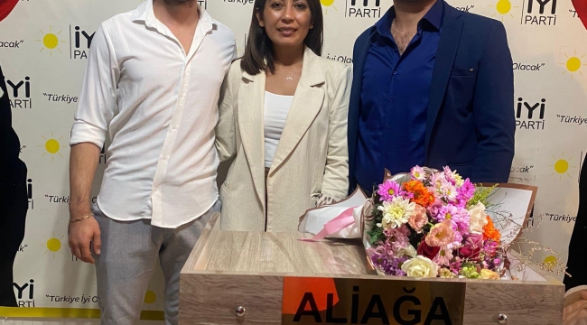 İYİ parti Aliağa İlçe Gençlik Kolları'nda bayrak değişimi