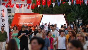 İzmirliler 92.İEF'de Ata'ya akın etti