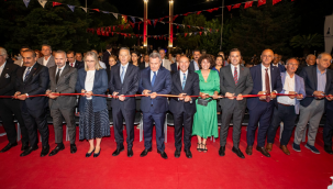 Soyer İEF'den gençlere seslendi: "Hiçbir yere gitmenize razı değiliz"