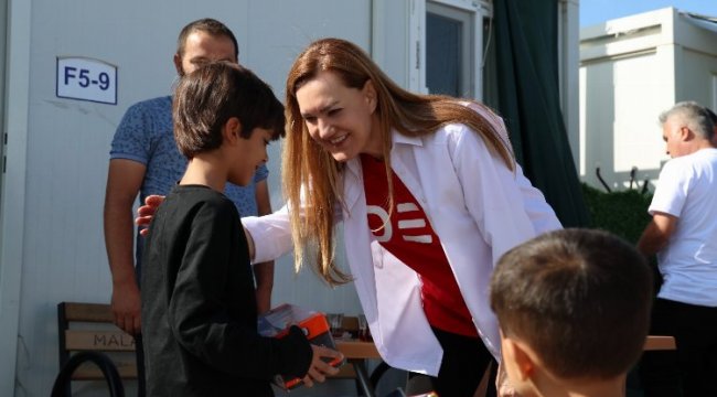 Dokuz Eylül'den Malatya ve Hatay'a moral ziyareti