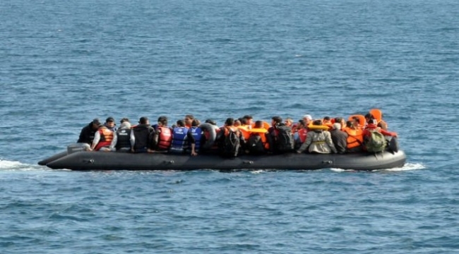 İzmir'de 370 göçmen yakalandı, göçmen kaçakçısı 6 kişiden 2'si tutuklandı